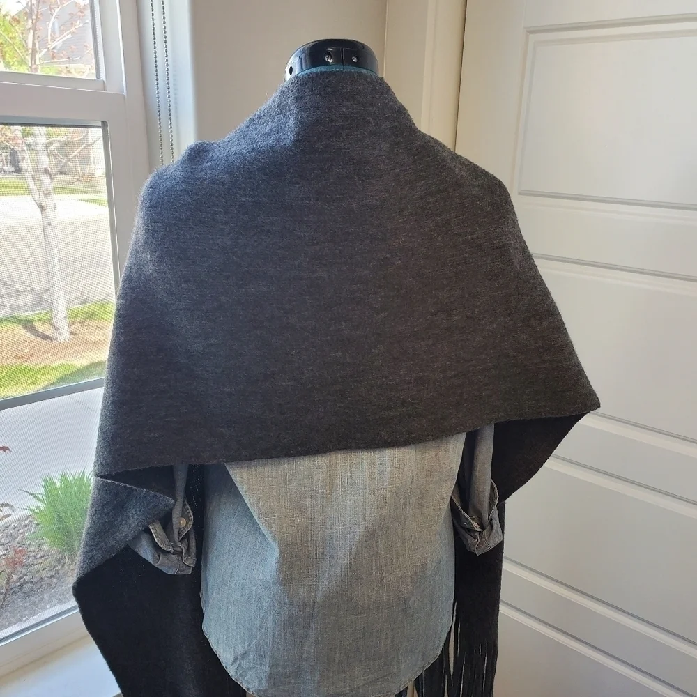 LUCKY BRAND OVERSIZE LONG SCARF WRAP SHAWL GREY ACRYLIC BLEND FRINGE WOMEN OS